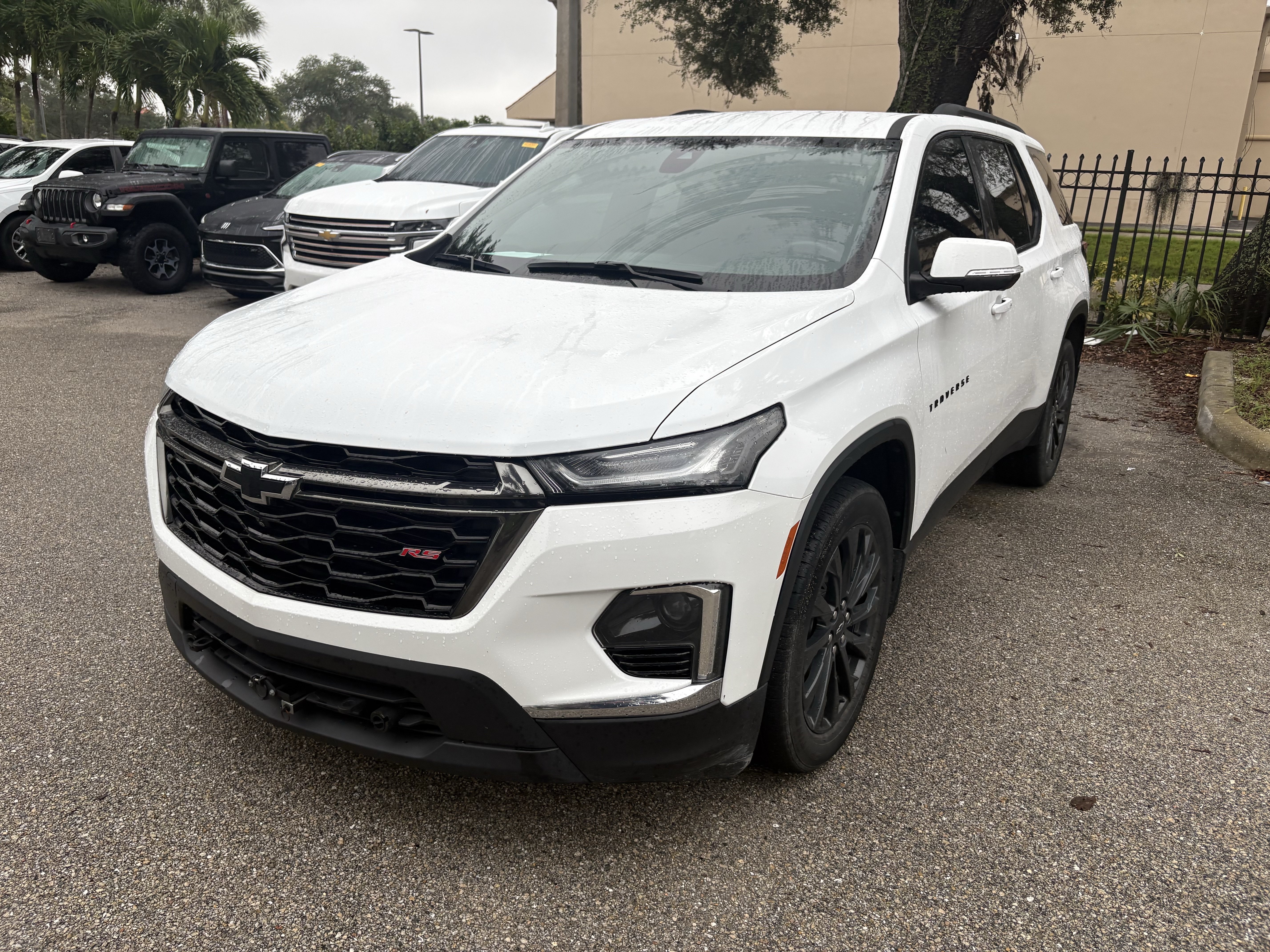 Used 2022 Chevrolet Traverse RS FWD image 3
