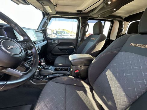 Certified 2024 Jeep Gladiator Mojave w/ Dual Top Group image 22