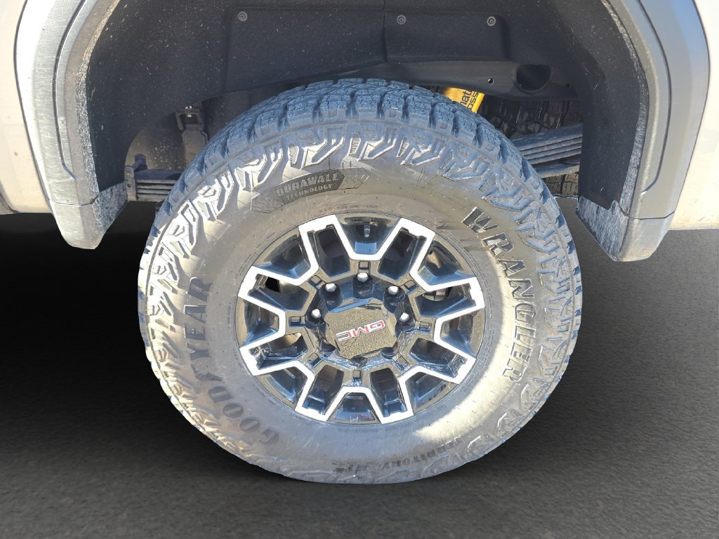 Used 2026 GMC Sierra 2500 AT4X AWD/4WD image 5