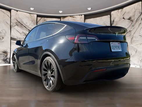 Used 2022 Tesla Model Y Performance AWD/4WD image 8