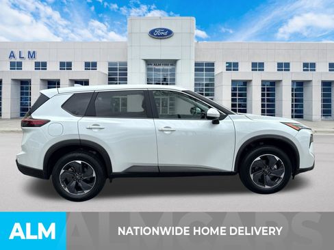 Used 2025 Nissan Rogue SV FWD image 4