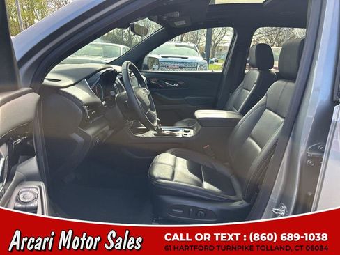 Used 2023 Chevrolet Traverse RS image 15