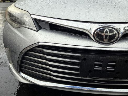 Used 2018 Toyota Avalon Limited image 33