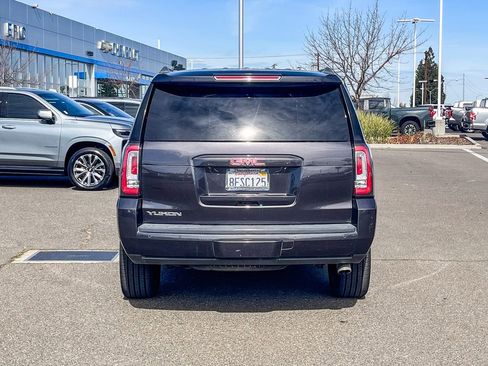 Used 2018 GMC Yukon SLT image 3