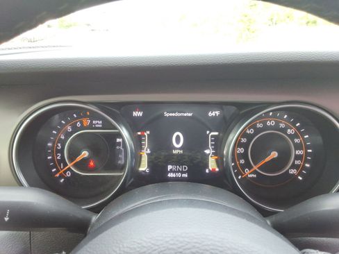 Used 2021 Jeep Gladiator Sport image 15