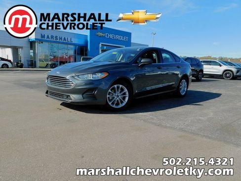 Used 2020 Ford Fusion SE image 1