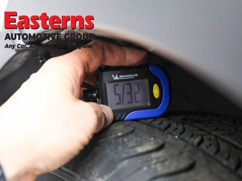 Used 2018 Toyota RAV4 XLE w/ Convenience Package image 28