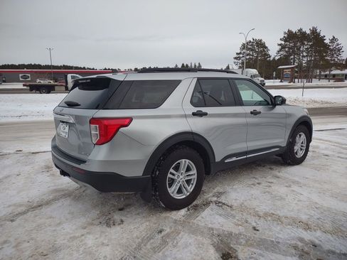 Used 2021 Ford Explorer XLT w/ Equipment Group 202A image 5