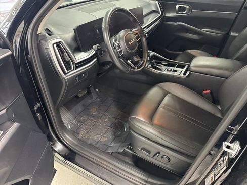 Used 2024 Kia Sorento S image 14