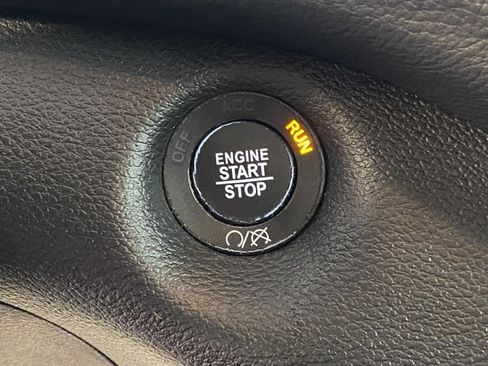 Used 2019 Jeep Cherokee Limited AWD/4WD image 26