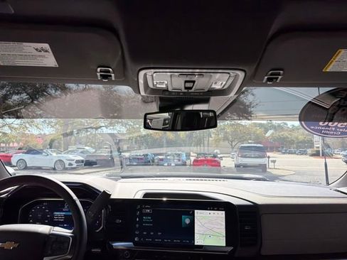 Used 2026 Chevrolet Silverado 2500 LTZ w/ LTZ Convenience Package image 21