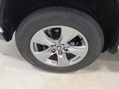 Certified 2024 Toyota RAV4 XLE AWD/4WD image 35