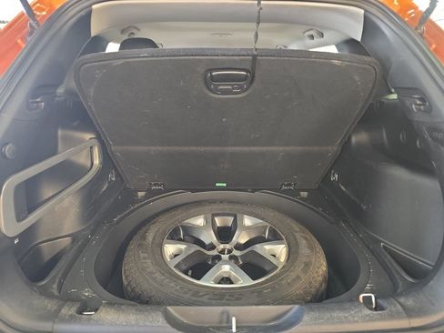 Used 2016 Jeep Cherokee Trailhawk w/ Cold Weather Group AWD/4WD image 13
