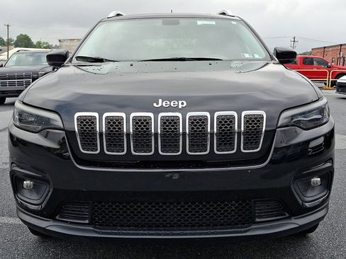 Used 2019 Jeep Cherokee Latitude Plus w/ Comfort/Convenience Group AWD/4WD image 2