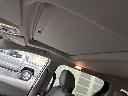 Certified 2022 Toyota Sienna XLE image 19