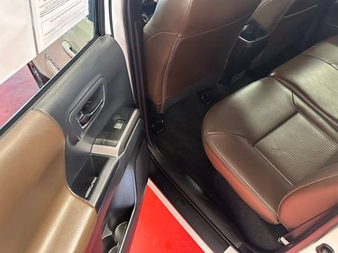 Certified 2023 Toyota Tacoma Limited AWD/4WD image 12