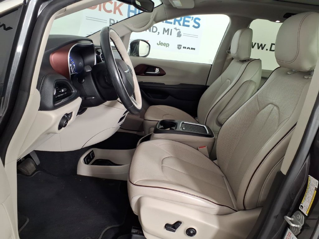 Used 2020 Chrysler Pacifica Limited FWD image 18