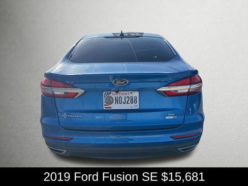 Used 2019 Ford Fusion SE image 4