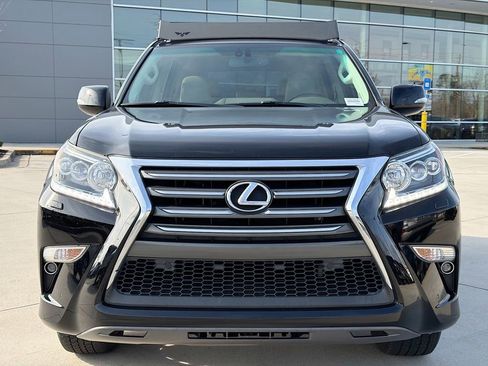 Used 2019 Lexus GX 460 image 4