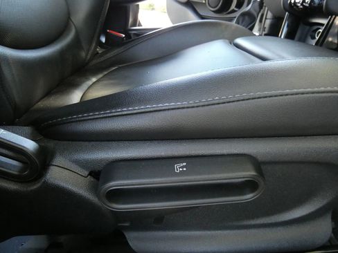 Used 2017 MINI Cooper S image 26