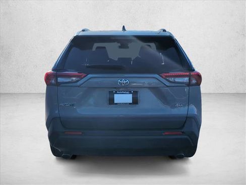 Used 2020 Toyota RAV4 XLE image 6