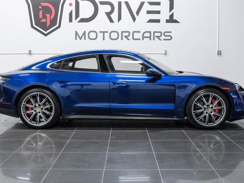 Used 2022 Porsche Taycan 4S image 8