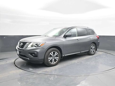 Used 2020 Nissan Pathfinder S image 4