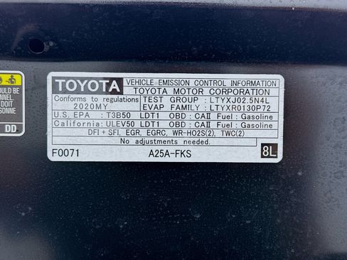 Used 2020 Toyota RAV4 XLE Premium image 21