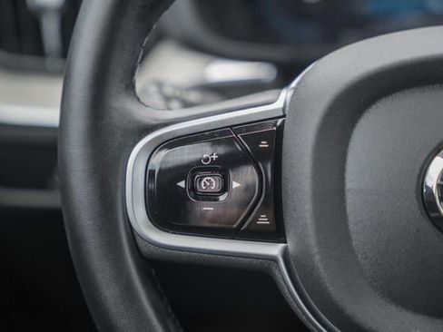 Certified 2025 Volvo XC60 B5 Plus w/ Climate Package AWD/4WD image 28
