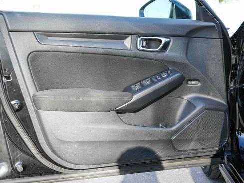 Used 2025 Honda Civic Sport image 25