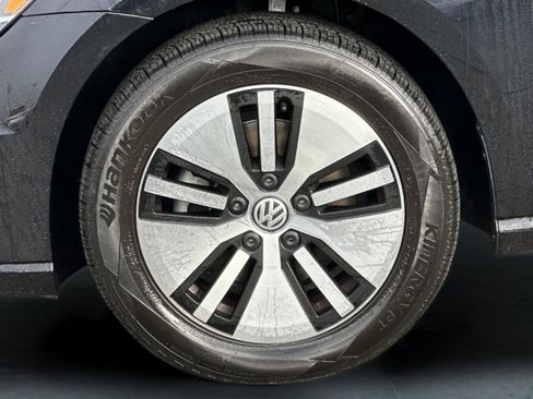 Used 2019 Volkswagen e-Golf SE w/ Driver Assistance Package image 25