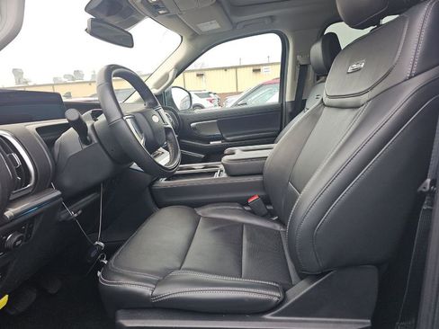 Certified 2025 Ford Expedition Platinum AWD/4WD image 6