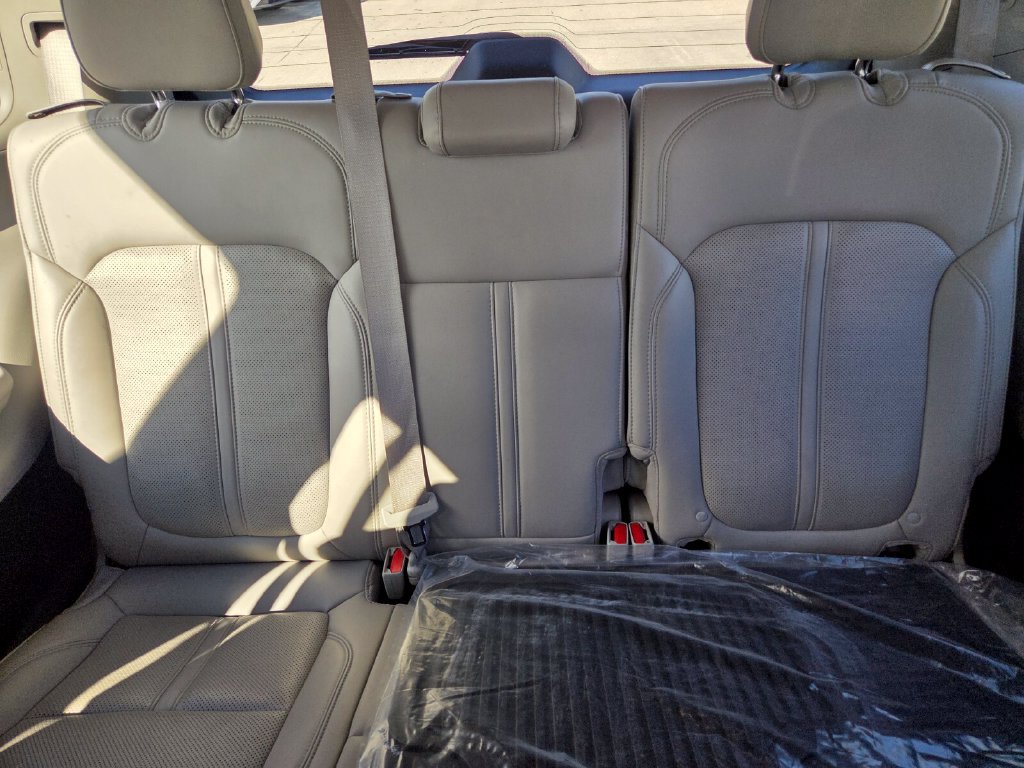 Used 2024 Jeep Wagoneer Series II w/ Flexible Seating Group RWD image 23