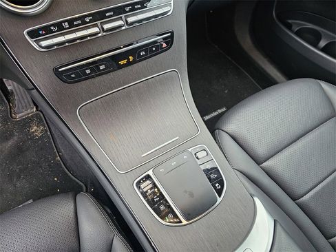 Used 2022 Mercedes-Benz GLC 300 image 24