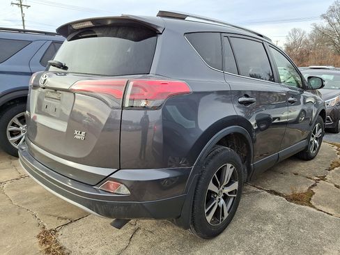 Used 2018 Toyota RAV4 XLE image 9