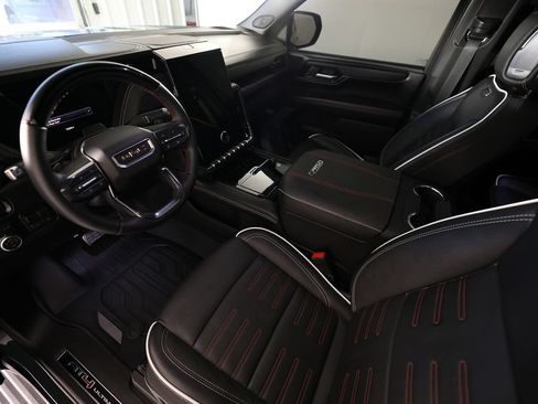 Used 2025 GMC Yukon AT4 Ultimate w/ LPO, Floor Liner Package AWD/4WD image 19