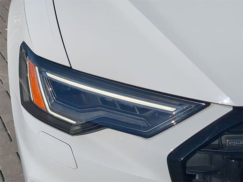 Used 2022 Audi A6 Premium Plus image 11