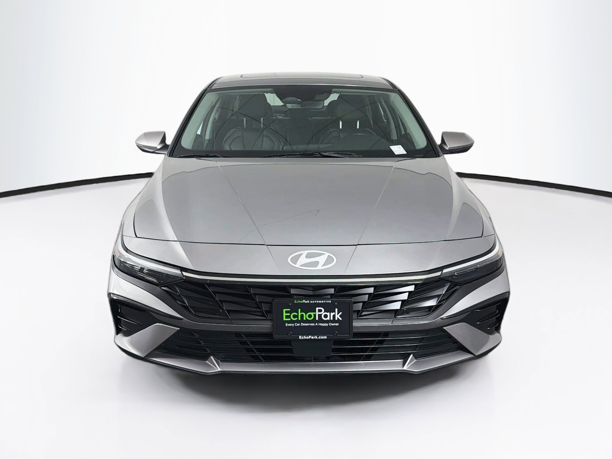 Used 2025 Hyundai Elantra Limited FWD image 2