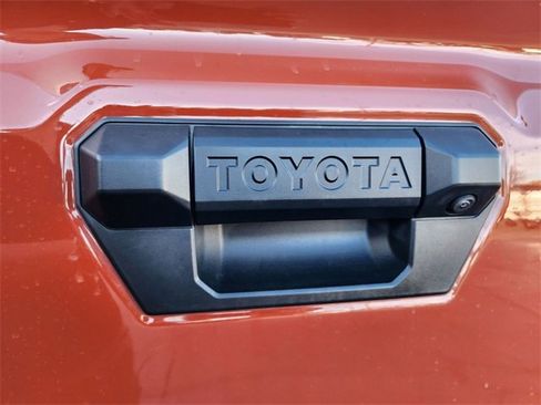 Used 2025 Toyota Tacoma TRD Off-Road image 12