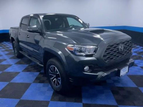 Used 2022 Toyota Tacoma TRD Sport w/ TRD Premium Sport Package image 2