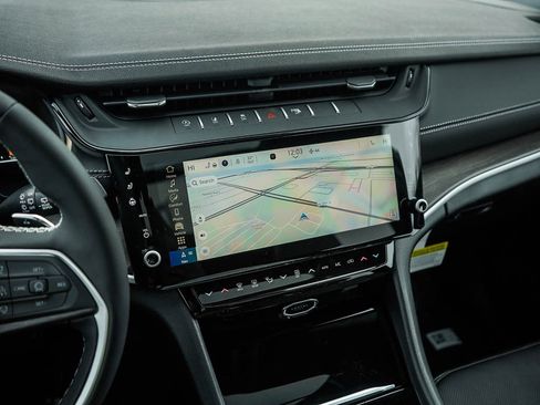 New 2026 Jeep Grand Cherokee Limited image 24