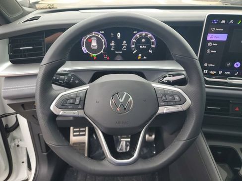 New 2026 Volkswagen Tiguan SE R-Line FWD image 20
