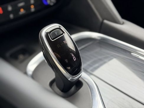 Used 2019 Buick Enclave Essence image 17