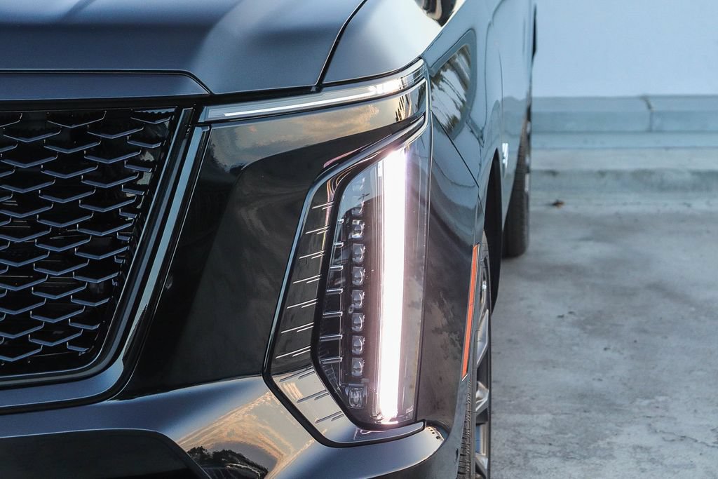 Used 2026 Cadillac Escalade ESV V AWD/4WD image 5