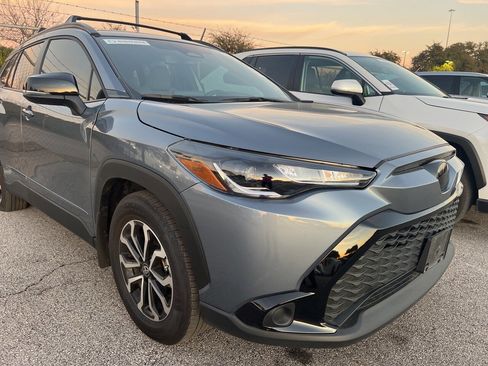 Used 2025 Toyota Corolla Cross AWD Hybrid image 3