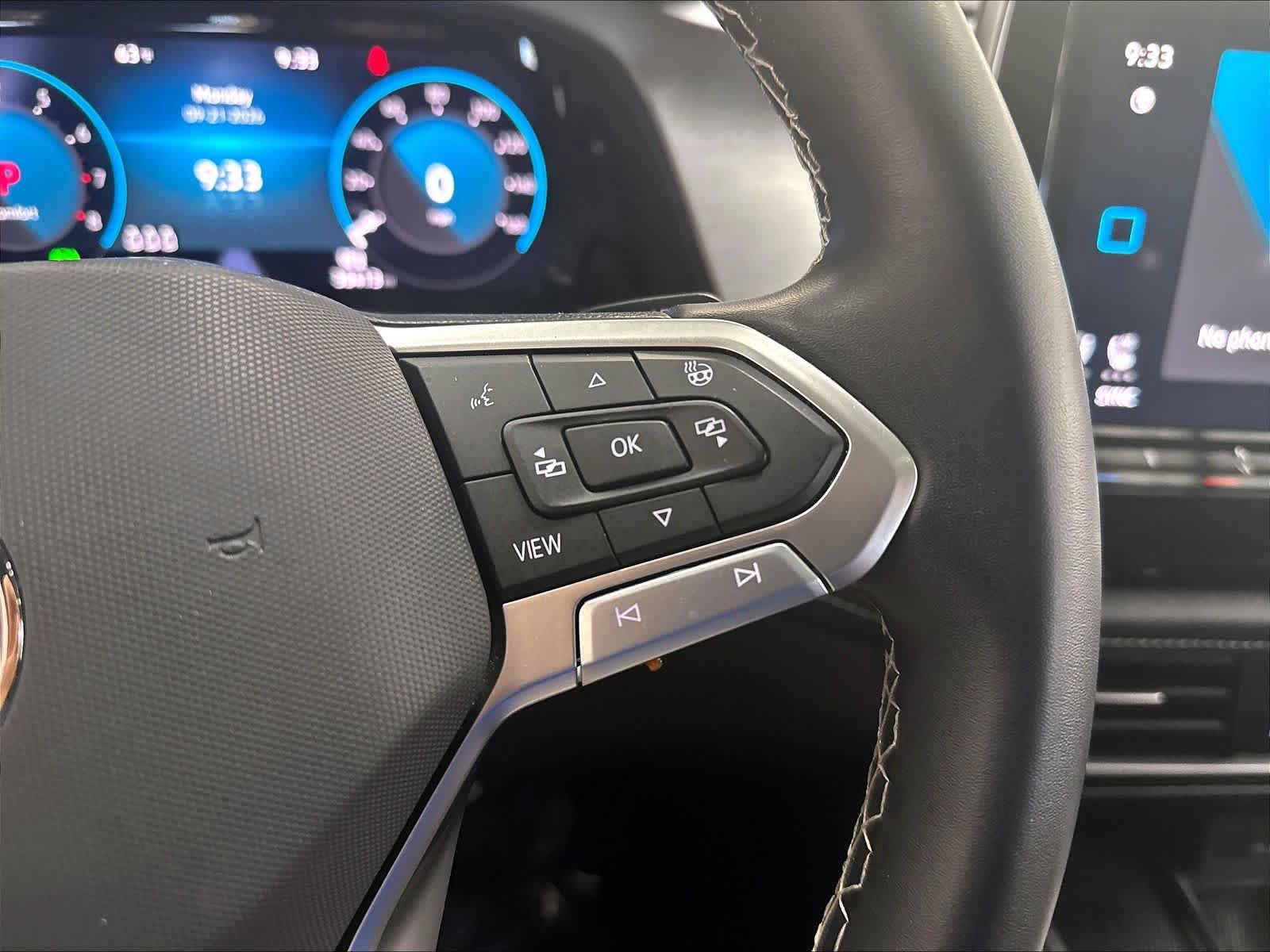 Used 2024 Volkswagen Atlas Cross Sport SE w/ Panoramic Sunroof Package AWD/4WD image 15