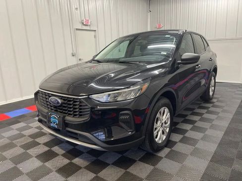 Used 2025 Ford Escape Active AWD/4WD image 7