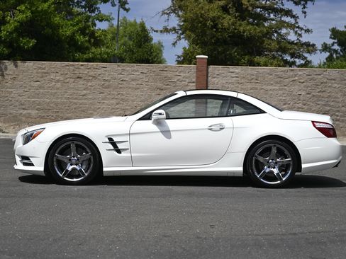 Used 2013 Mercedes-Benz SL 550 image 3
