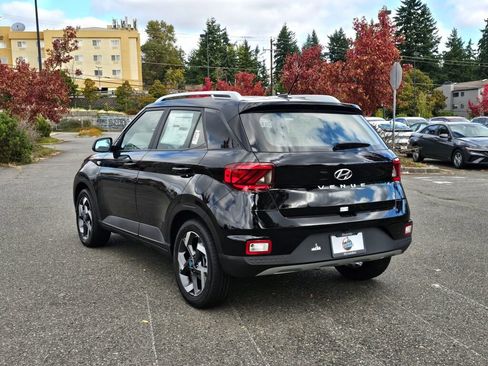 Used 2026 Hyundai Venue SEL image 5