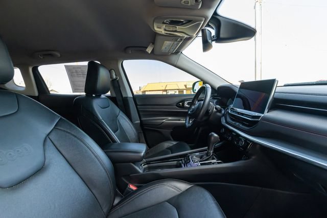 Used 2022 Jeep Compass Limited AWD/4WD image 23